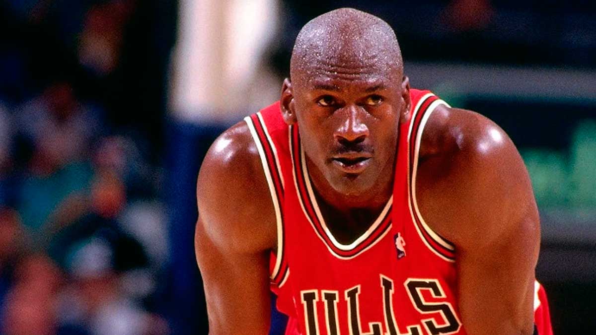 Fanáticos de la NBA celebran el 58 cumpleaños de Michael Jordan