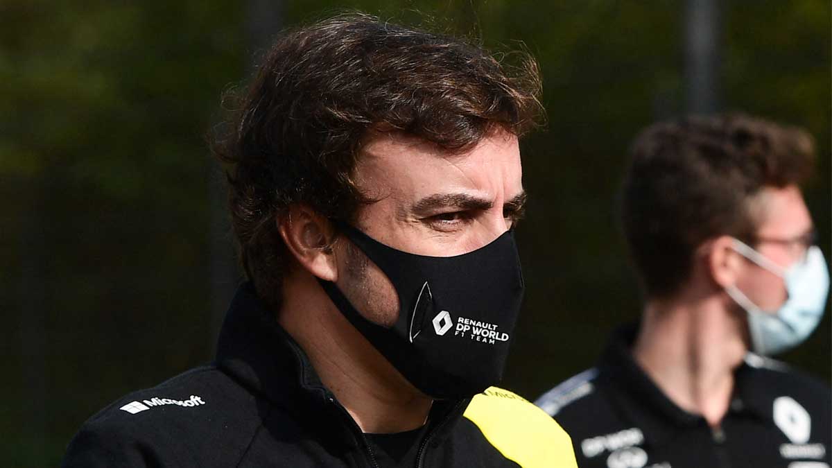 Fernando Alonso operado con éxito de la mandíbula