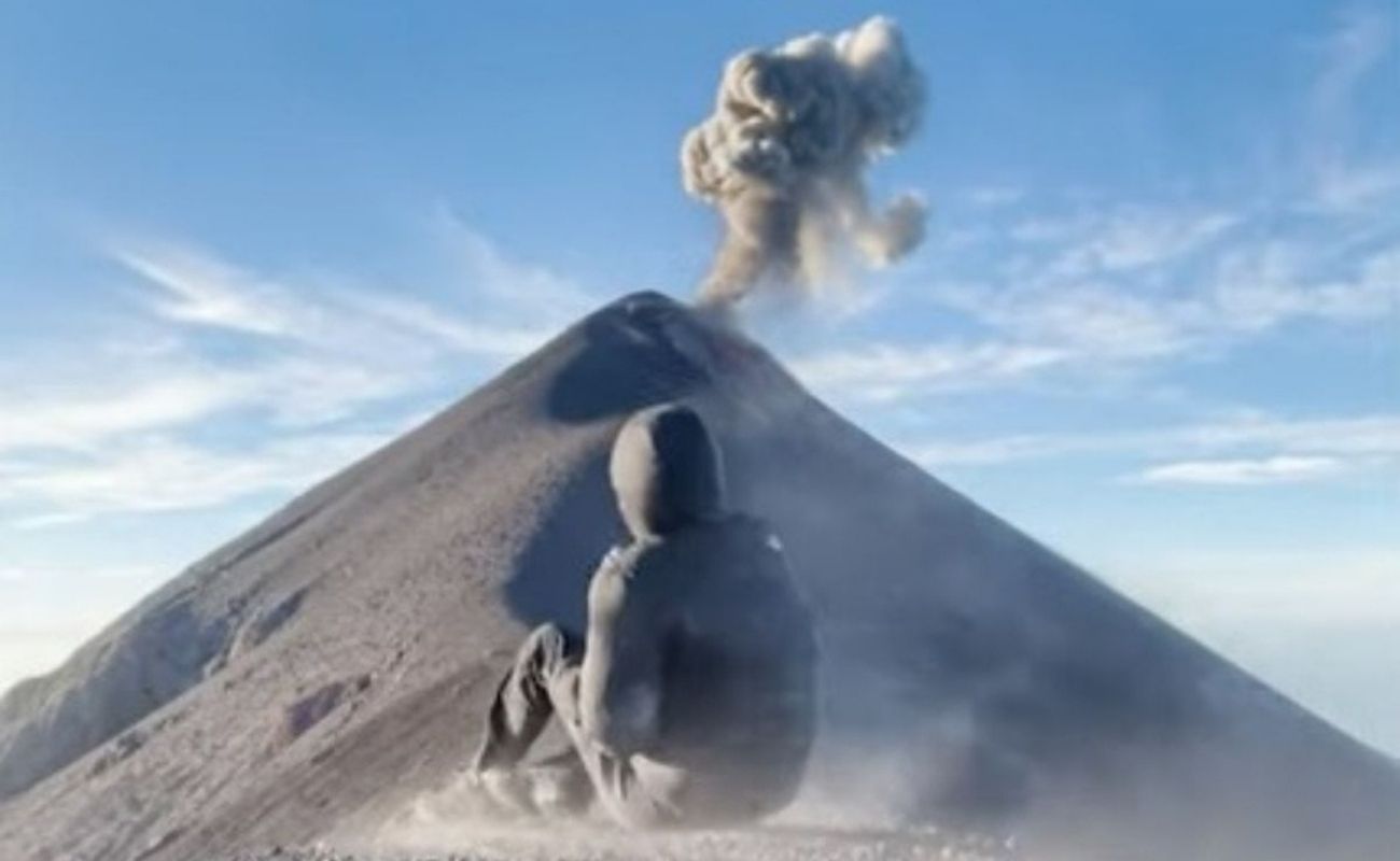 Volcán en erupción