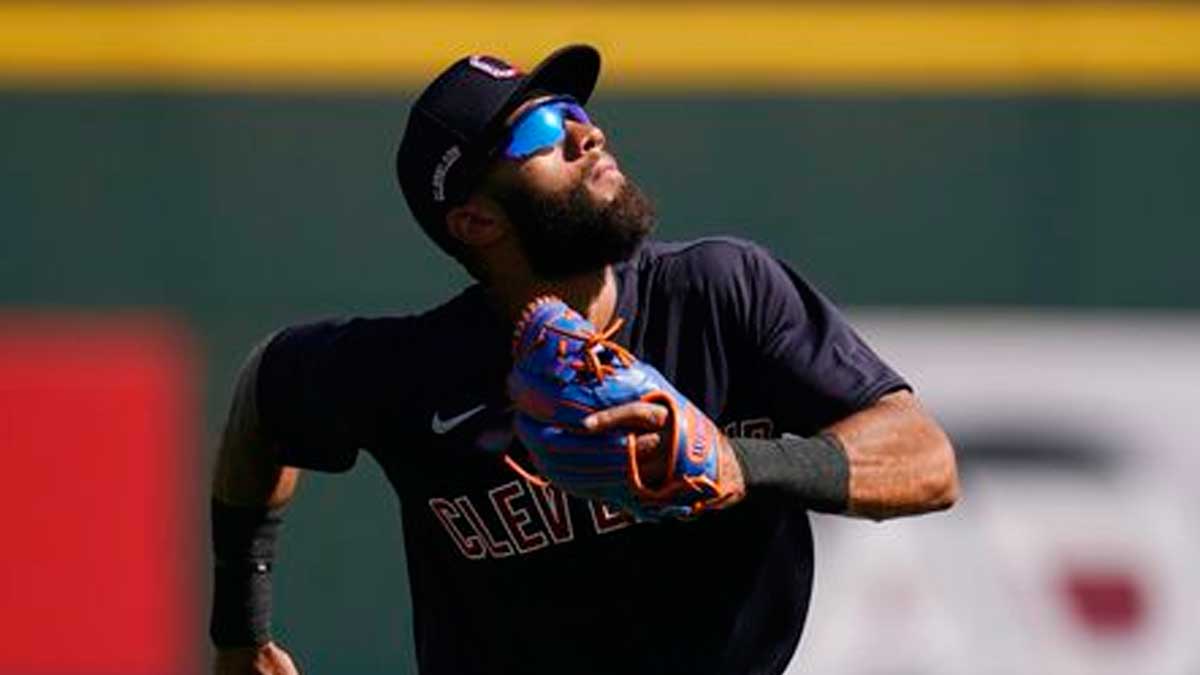 Estrellas adquieren a Amed Rosario, envían a Santiago Espinal a Águilas