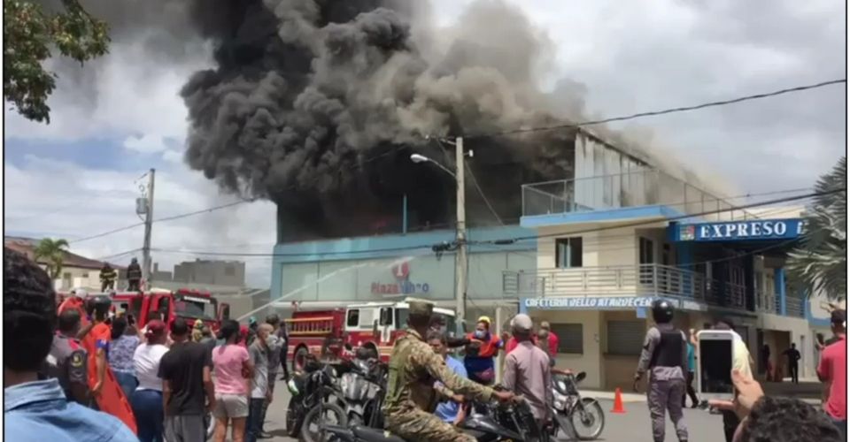 Incendio en Plaza Yihao