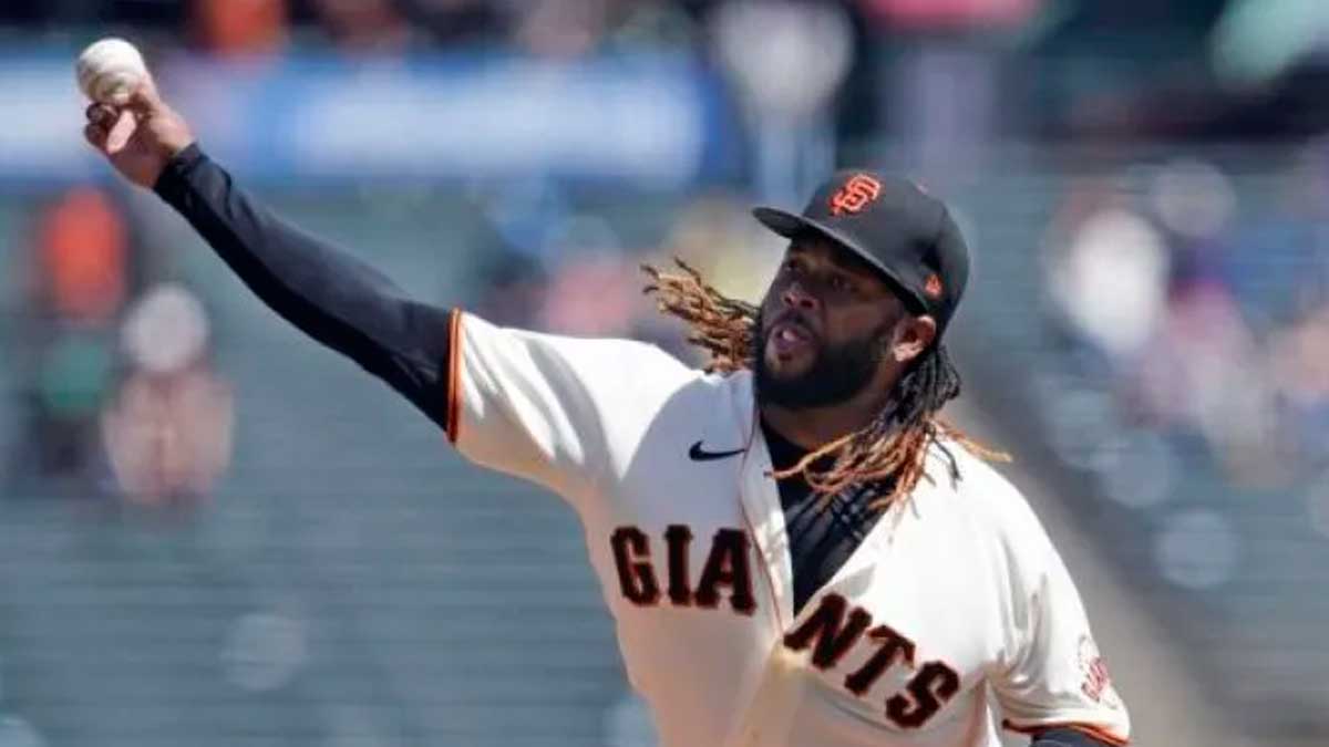 Johnny Cueto llega a 130 victorias en las Grandes Ligas