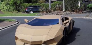 Lamborghini de cartón