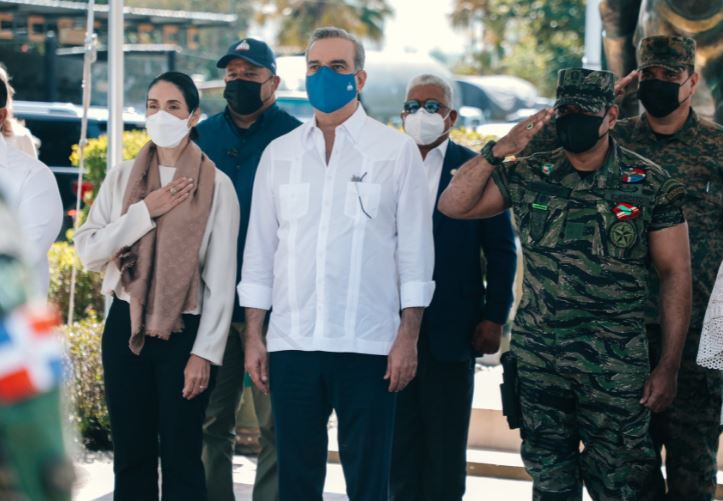 Luis Abinader en frontera con Haití