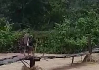 Puente en riesgo por lluvia