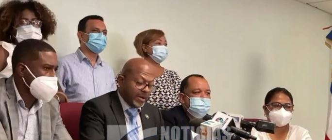 Médicos denuncian