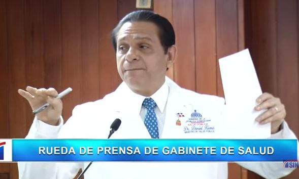 Ministro de Salud Pública habla de muestras de covid-19