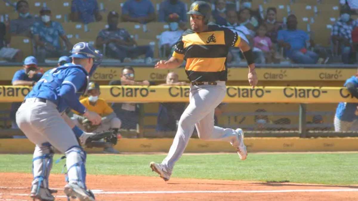 Águilas caen 6 por 2 ante Licey en juego de pretemporada