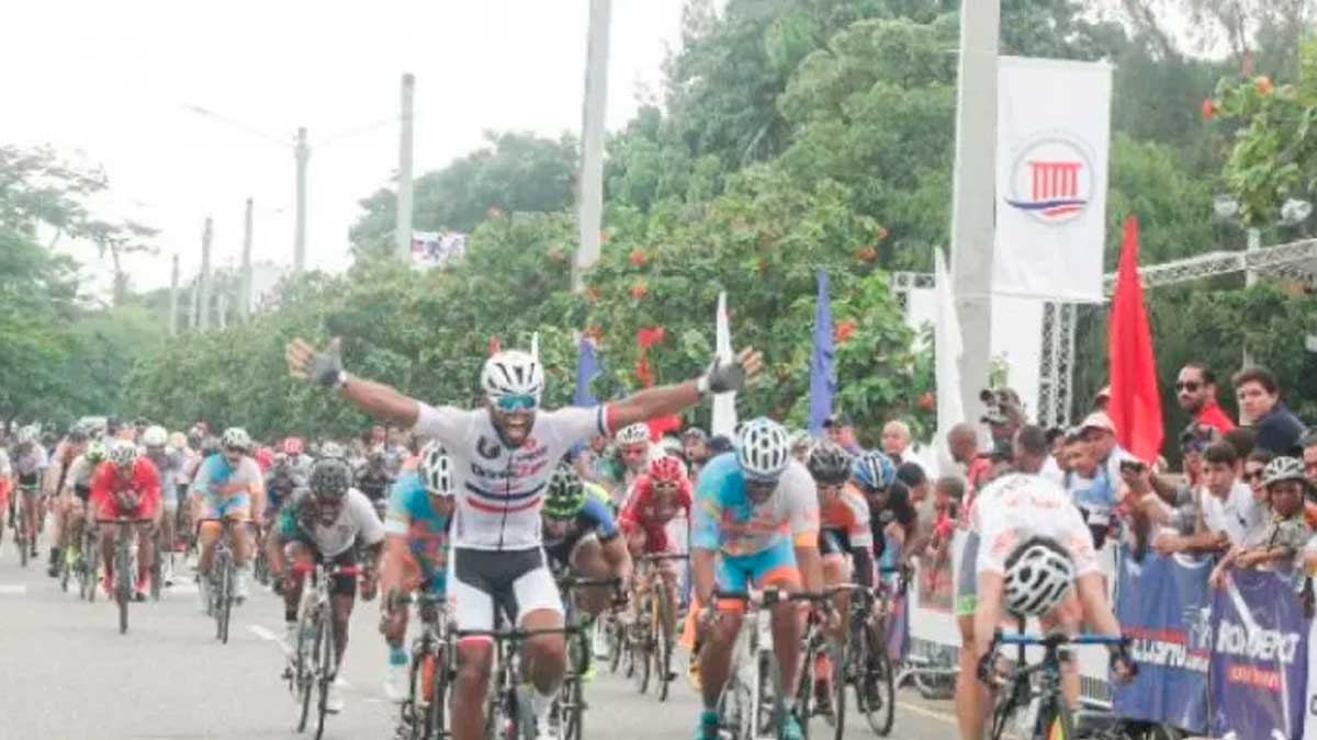 Anuncian celebración del Triple 100 de ciclismo