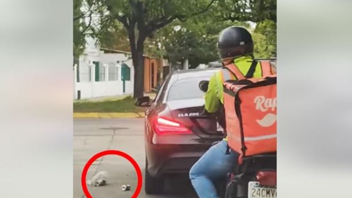 Lanza basura y recibe su merecido