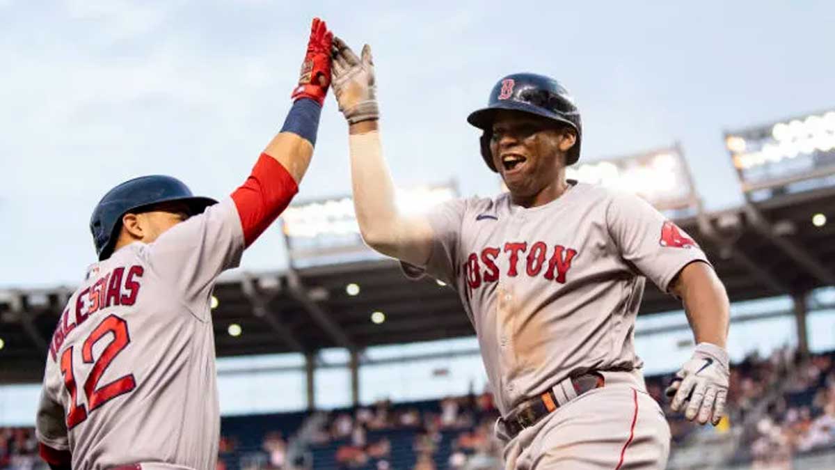 El dominicano Rafael Devers el héroe, y los Medias Rojas avanzan a Postemporada