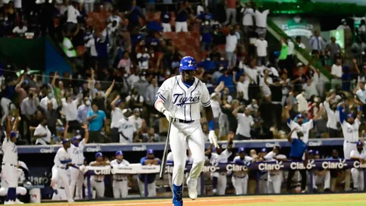 Mauricio y Valdéz dan triunfo a los Tigres del Licey en el inicio del torneo