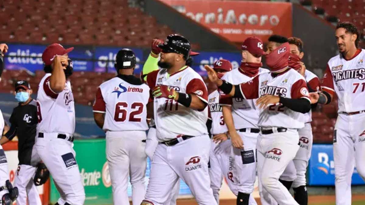 Ofensiva de Gigantes se desata nueva vez en San Francisco ante Leones