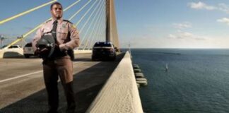 hombre se lanza de puente