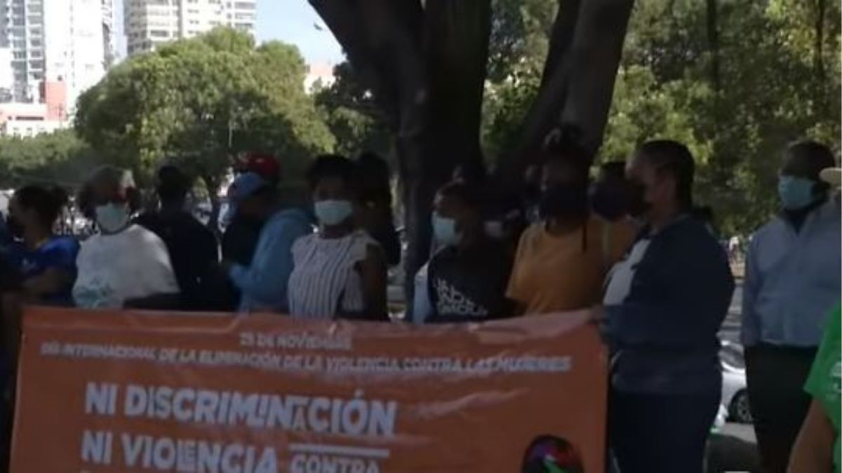 feministas marchan por causales