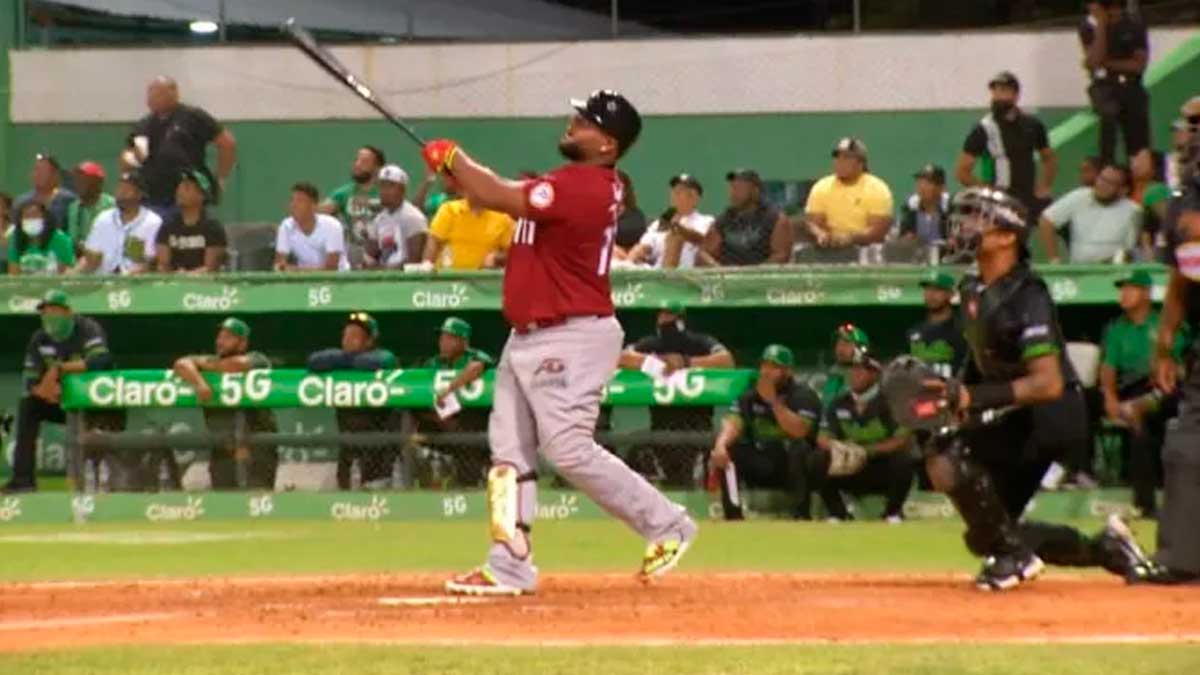 Gigantes remontan ante Estrellas con cuadrangular de Francisco y asumen primer lugar