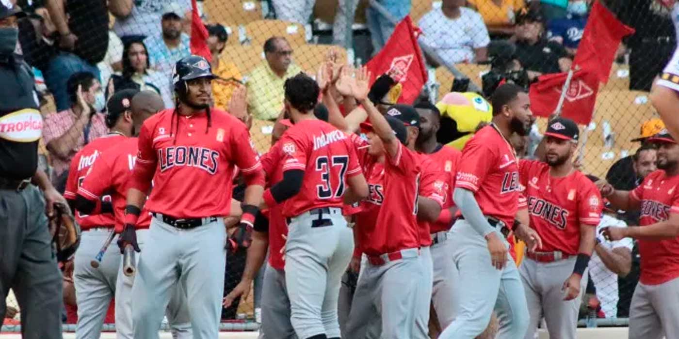 Leones vencen a Águilas y fuerzan partido decisivo de Play In