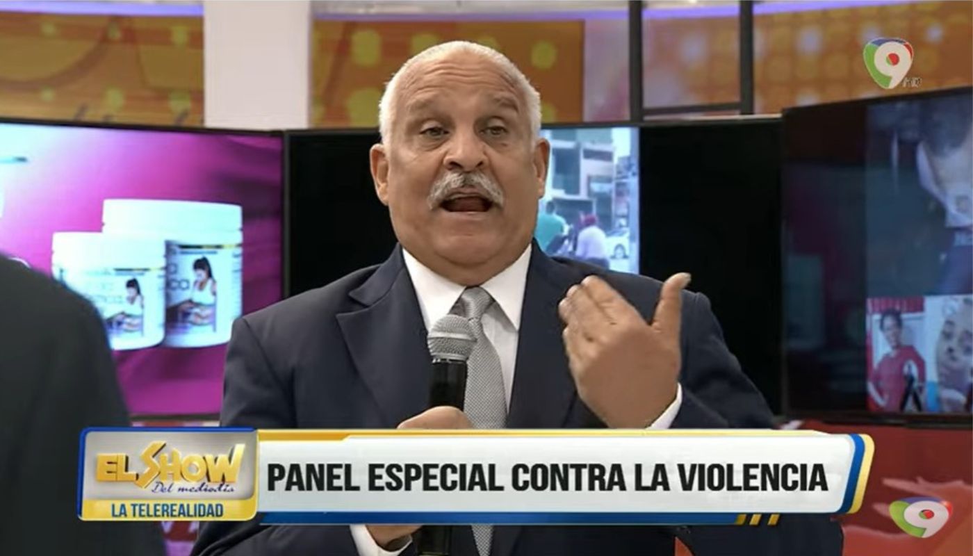 Jaime David comparte en el Panel contra la violencia