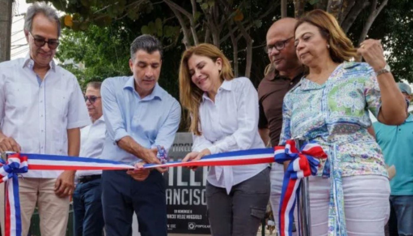 Popular y ADN inauguran parque en Villa Francisca