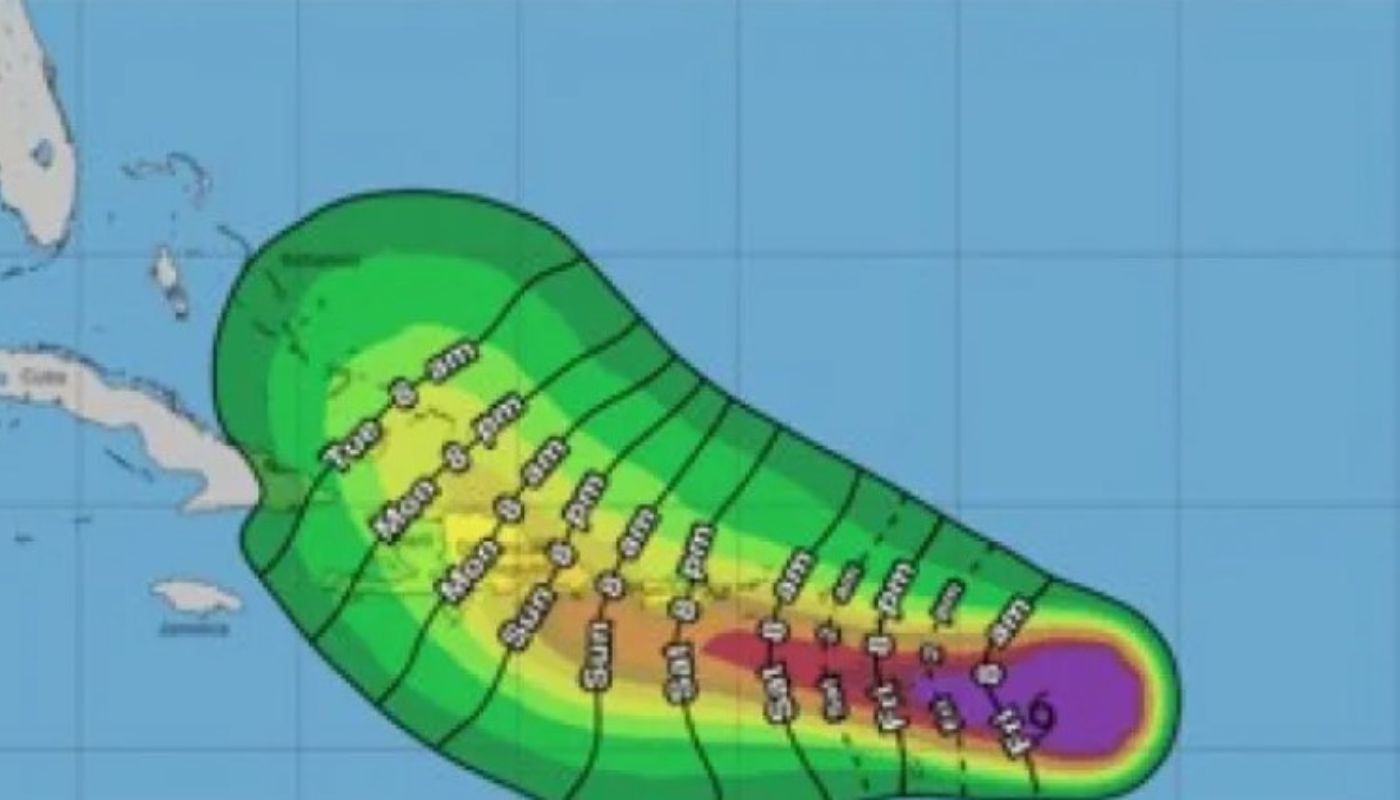 Fiona se acerca a las Antillas Menores con vientos y lluvias fuertes