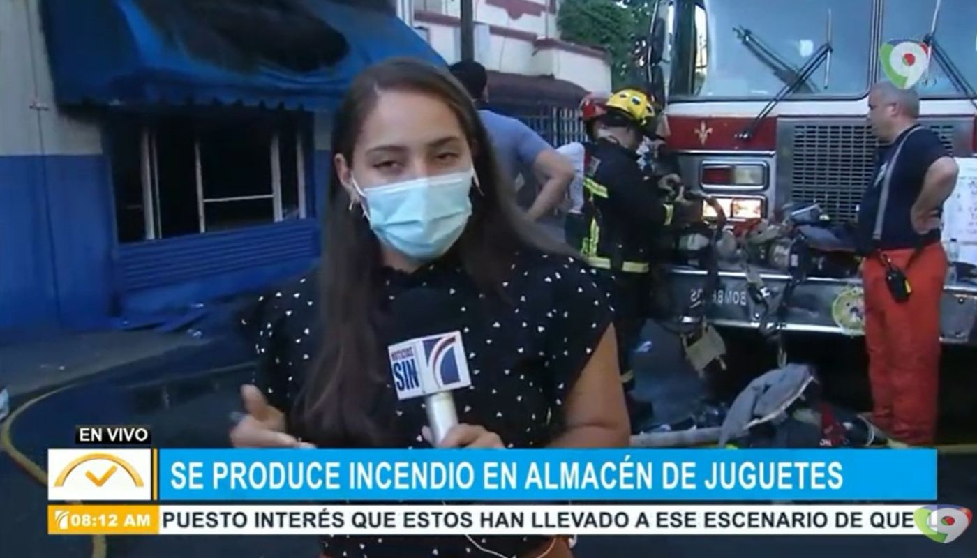 Se produce incendio en almacén de juguetes