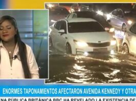 Decenas de carros afectados por inundaciones