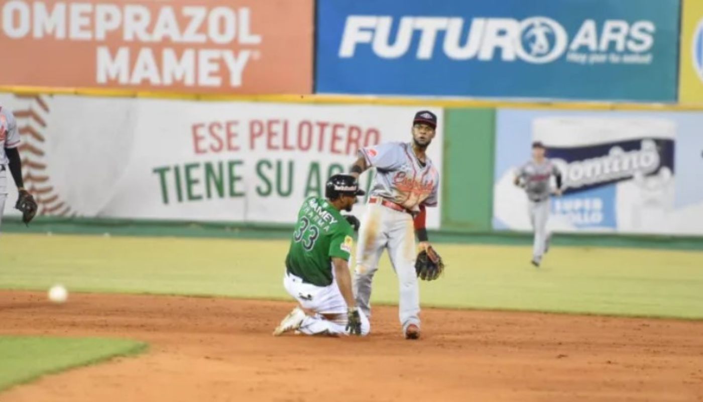 Estrellas vencen 4-1 a Leones en San Pedro