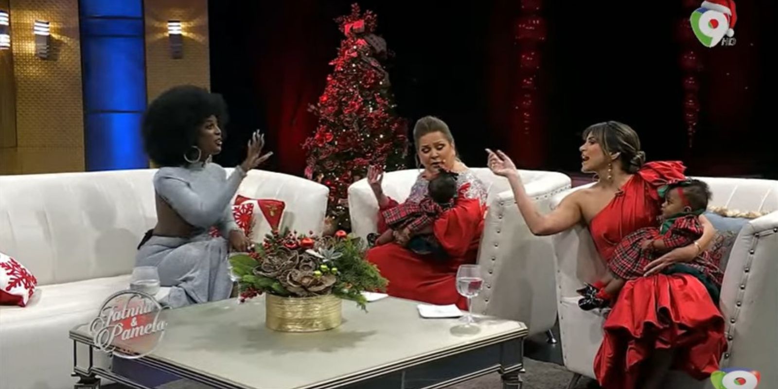 En este especial de Navidad Pamela y Jatnna tienen una invitada que ha dado mucho de qué hablar “Amara La Negra”