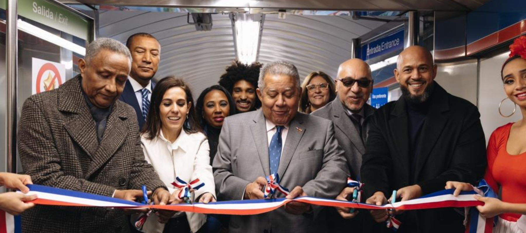 Con la presencia del alcalde Junior Peralta inauguran mural de Nagua en el metro de Madrid