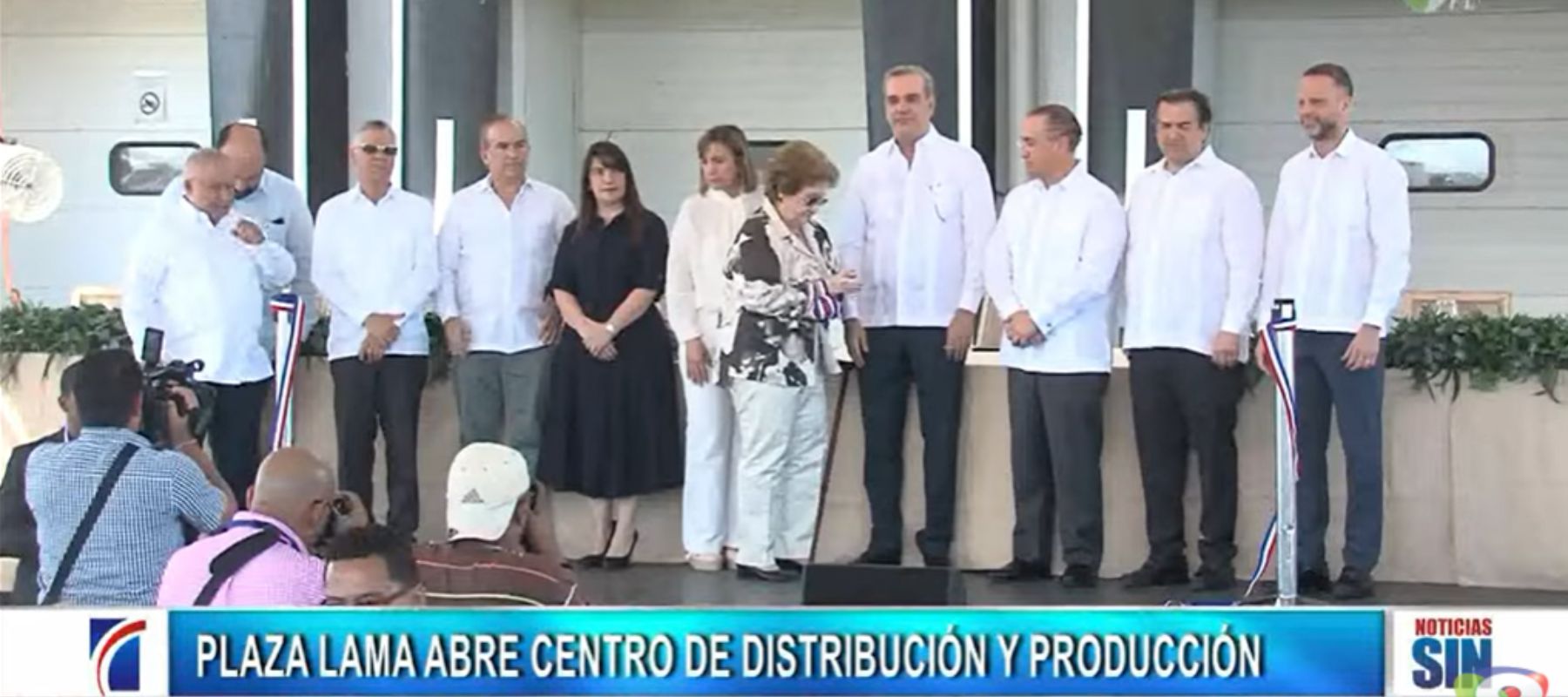 Abinader inaugura centro logístico que apuesta por calidad y buen precio