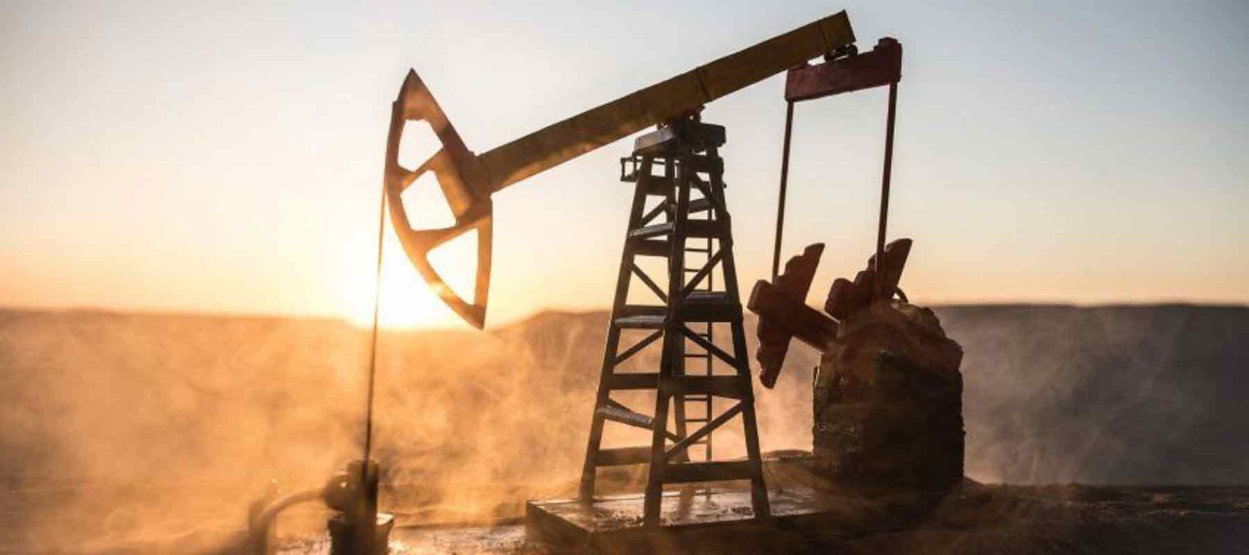 Precio-del-petróleo-se-dispara-un-1.40-%-tras-el-sorprendente-crecimiento-económico-de-EE.-UU.