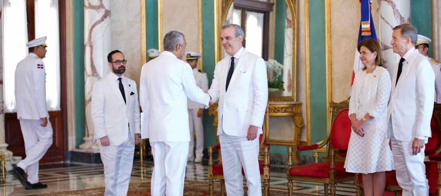 Presidente-Abinader-recibe-cartas-credenciales-de-seis-nuevos-embajadores